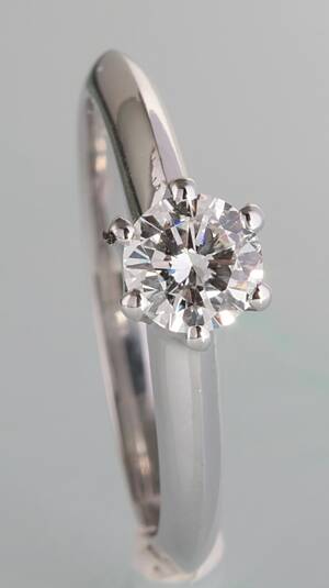 Ring with a brilliant cut diamond 0.55ct