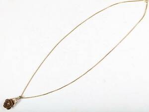 HALSBAND, MED HÄNGE I FORM AV EN ROS, FÖRGYLLT SILVER, MÄRKT ER, KEDJANS LÄ CA 70, HÄNGETS LÄ CA 3,5 CM, VIKT CA 14 GRAM