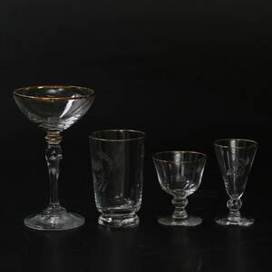 GLASSERVIS. Guldkant och blomsterdekor, 50 delar.