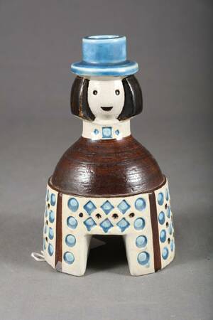 BRITT-LOUISE SUNDELL, 1928-2011, FIGURIN, BRUDGUM, GUSTAVSBERG, GLASERAT STENGODS, MÄRKT BRUDGUM BS, HÖ 19 CM