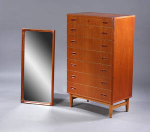 Omann Jun. Kommode af teak og eg, model 128 samt spejl af teak, model 140 2