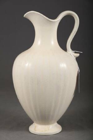 GUNNAR NYLUND 1904-1997, KANNA, RÖRSTRAND, VITGLASERAT STENGODS, MÄRKT I BOTTEN, HÖ 29 CM