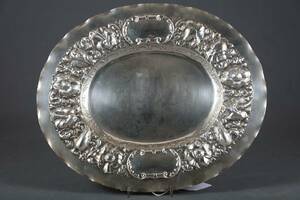 PRESENTERFAT, SILVER, CG. HALLBERG, STOCKHOLM, 1940, 31 X 37,5 CM, VIKT 450 GRAM
