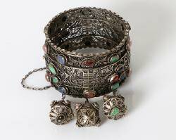 ARMBAND
