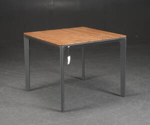 Henrik Pedersen for Gloster. Bord model Carver