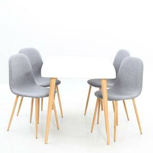 MATGRUPP, modern design, inköpt 2020. Bord och stolar.