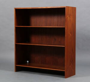 Hans J. Wegner. Reol overdel af teak.