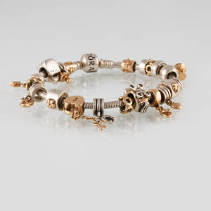 ARMBAND