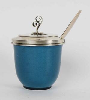 Bing Grøndahl Georg Jensen Marmeladekrukke i porcelæn med låg og ske i sølv