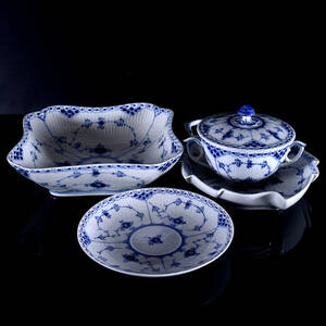 SERVISDELAR, 5 st, musselmalet halvblond, Royal Copenhagen. Danmark.