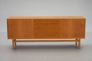 SIDEBOARD
