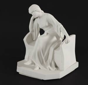 Figurin, Drömmeri, Gustafsberg, daterad 1922