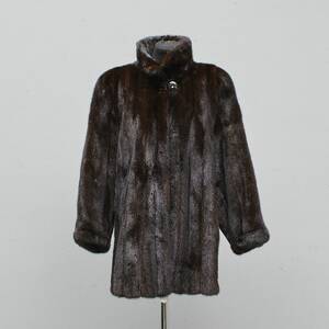 Minkpäls, Saga Mink