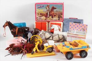 Parti dockor och tillbehör, bl.a. Barbie