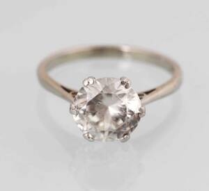 Solitairering med naturlig zirkon, 9 kt. hvidguld og platin