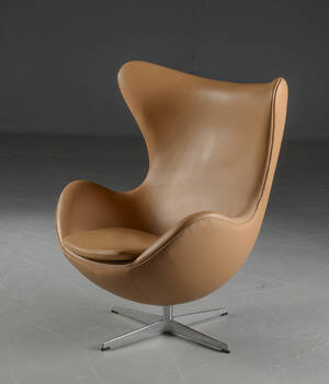 Arne Jacobsen. Lænestol, Ægget med vippefunktion, model 3316