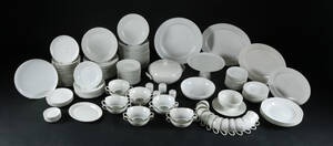 Axel Salto for Royal Copenhagen. Salto middags- og kaffeservice i porcelæn,136
