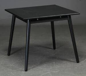 Poul M. Volther for FDB. Spisebord af sortlaseret eg, model C35