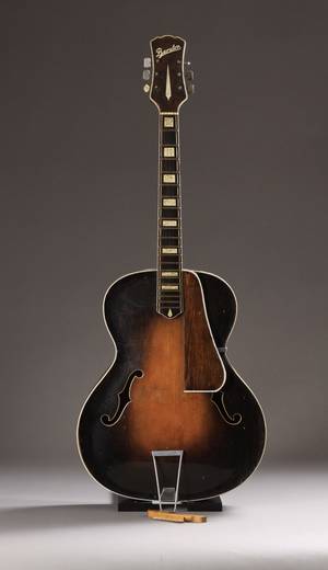 Yngve Barslev Håndbygget jazzguitar, 1943