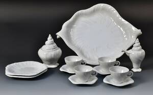 Arje Griegst for Royal Copenhagen. Konkylie kaffeservice, samt fad13