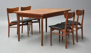 Dansk møbelproducent. Spisebord med sæt på fire stole i teak 5