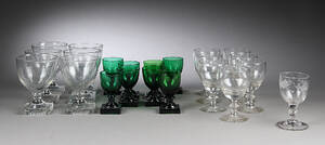 Holmegaard og Conradsminde. En samling ældre glas, bl.a. Gorm den Gamle og vinglas med egeløv 22