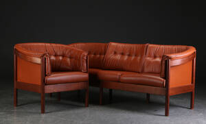 Nielaus. Tre-pers. sofa samt lænestol, læder, model N100 2