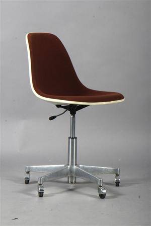 Charles Eames. Kontorstol, med uld sæde.