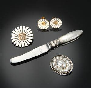 Georg Jensen, A. Michelsen. Broche i sterlingsølv dessin nr. 155, Kaktus frugtkniv, Marguerit sæt 6