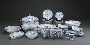 Kgl. P. Div. dele musselmalet service af porcelæn 47