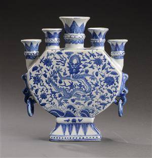Kinesisk altervase af porcelæn, 1900-tallets 2. halvdel