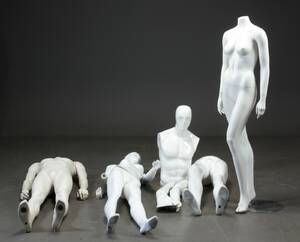 Samling mande og kvinde mannequiner