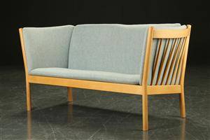 Erik Ole Jørgensen. Tremmesofa, model J48, bøg