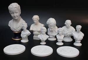 Samling, byster samt plaketter, parian 83