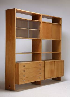 Hans J. Wegner 1914-2007 Fritstående reol af eg, Ry 100 serien