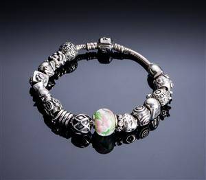 Pandora armbånd med charms