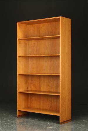 Hans J. Wegner. Reol af eg og teak, Ry Møbler