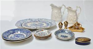 Samling porcelæn og fajance, diverse dele14