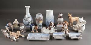 Royal Copenhagen, BG m.fl. Samling figurer, vaser mm. 22