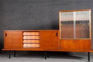 Deutscher Möbelproduzent, Große Schrankkombination aus Sideboard Lowboard und Vitrine in Teak