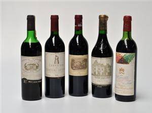 En samling Premiers Crus rødvine fra Ch. Margaux, Ch. Latour, Ch. Haut-Brion, Ch. Lafit-Rotschild og Ch. Mouton-Rotschild. 5
