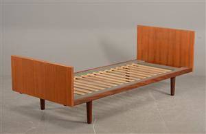 Hans J. Wegner, seng af teak