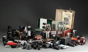 Olympus, Minolta, Polaroid, Kodak m.fl. Større samling kameraer med div. udstyr