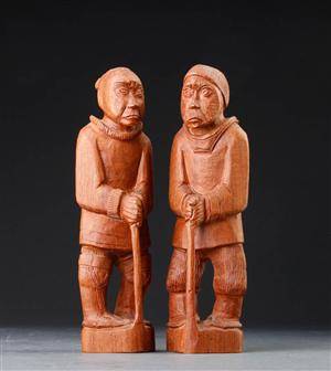 Grønlandica. Hans Alaufesen. To figurer af udskåret træ 2
