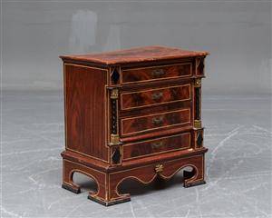 Lille Københavner Louis XVI kommode