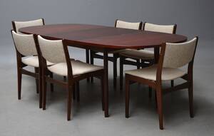 Spisebord med seks Johannes Andersen stole. Palisander 7