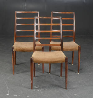Niels O. Møller. Tre højryggede stole i palisander, model 82 3