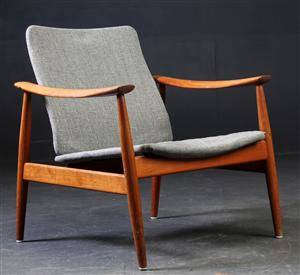 Finn Juhl. Lænestol af teaktræ, model 138