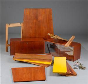 Poul Cadovius. Væghængt reolsystem, Royal, teak og eg 38