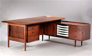 Arne Vodder. Skrivebord med sidebordskænk, palisander